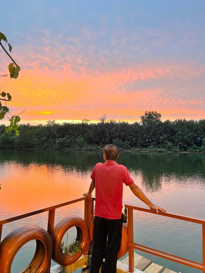 Sungai Endau Bilik Homestay Kuala Rompin Luaran gambar
